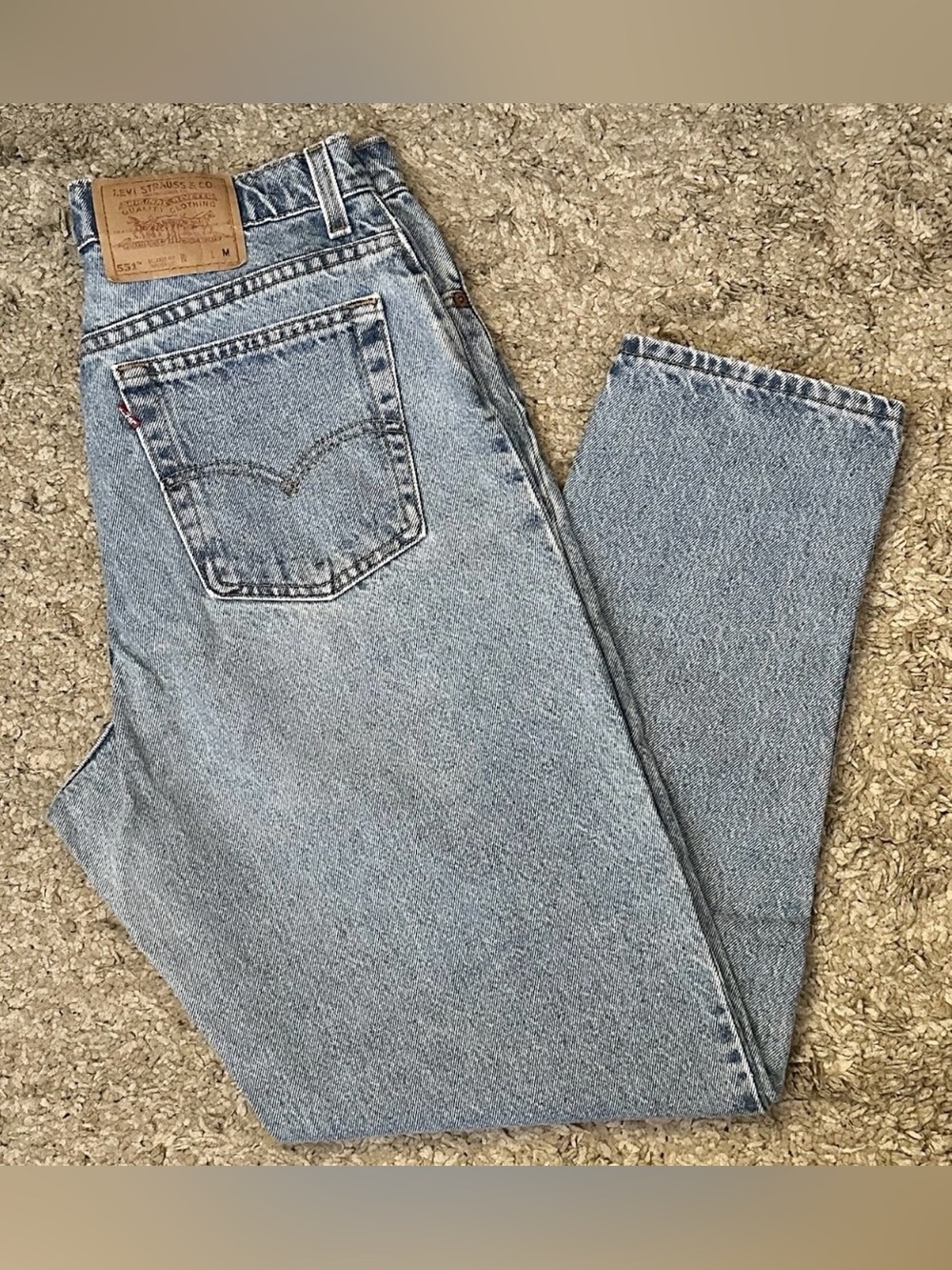 Vtg 90s Levi’s 551 Women’s Size 14 Med. Blue Relaxed Fit Tapered Denim Jeans USA